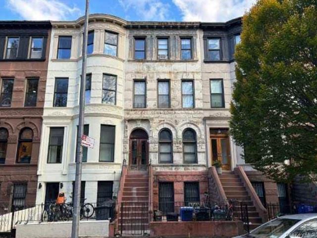 399 Sterling Place, Brooklyn - Classic pre-war brownstone in Prospect Heights Historic District